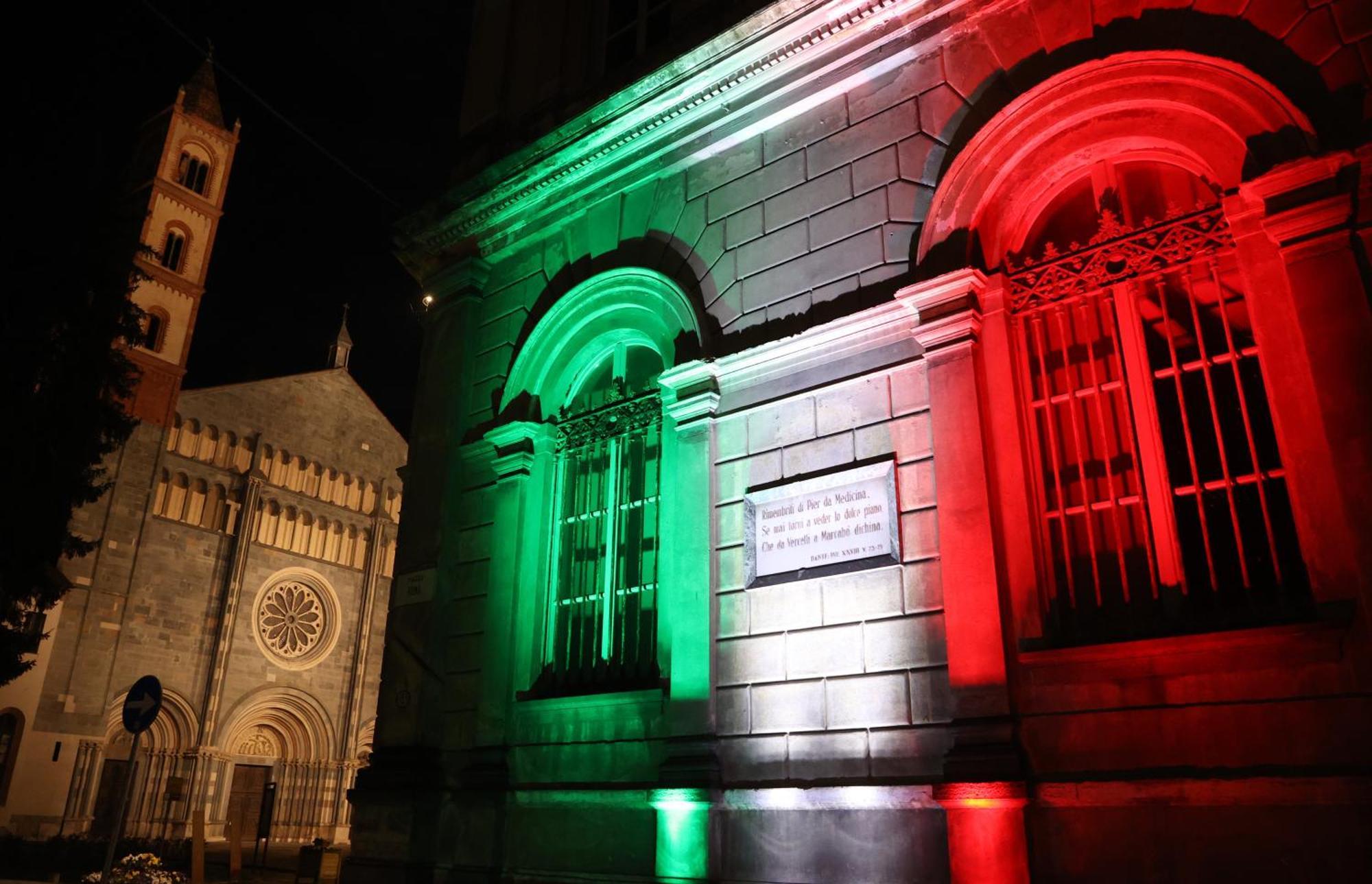 L'Anfiteatro Lägenhet Vercelli Exteriör bild